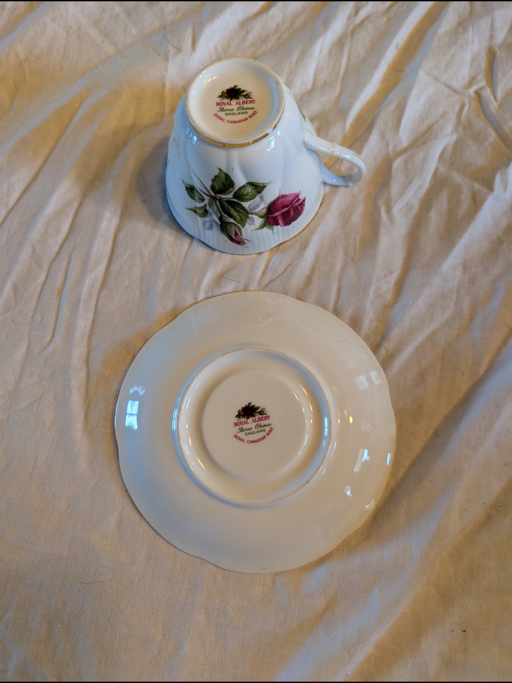 2/40$ Royal Albert Red Rose China Teacup and Saucer - Picture 5 of 8